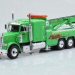 Peterbilt 359 Wrecker Road Service Grün IXO 1:43