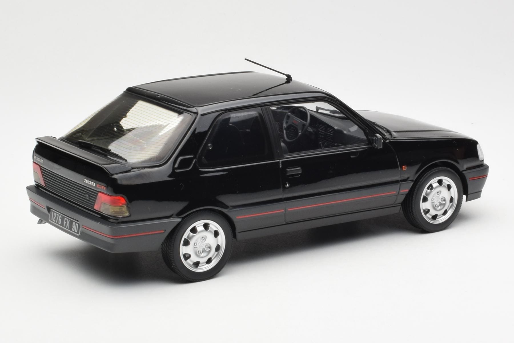 Peugeot 309 GTi Schwarz Norev 1:18 184885 Druckguss — Bild 2 von 6