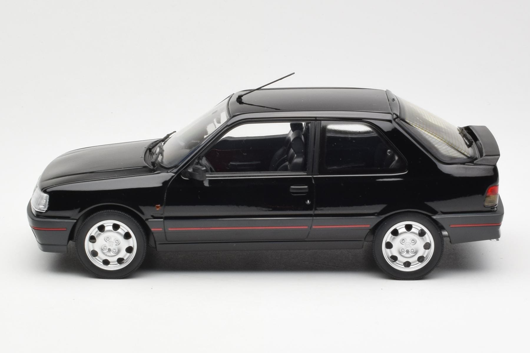 Peugeot 309 GTi Schwarz Norev 1:18 184885 Druckguss — Bild 3 von 6