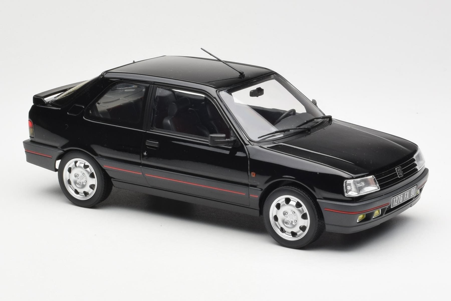 Peugeot 309 GTi Schwarz Norev 1:18 184885 Druckguss — Bild 4 von 6