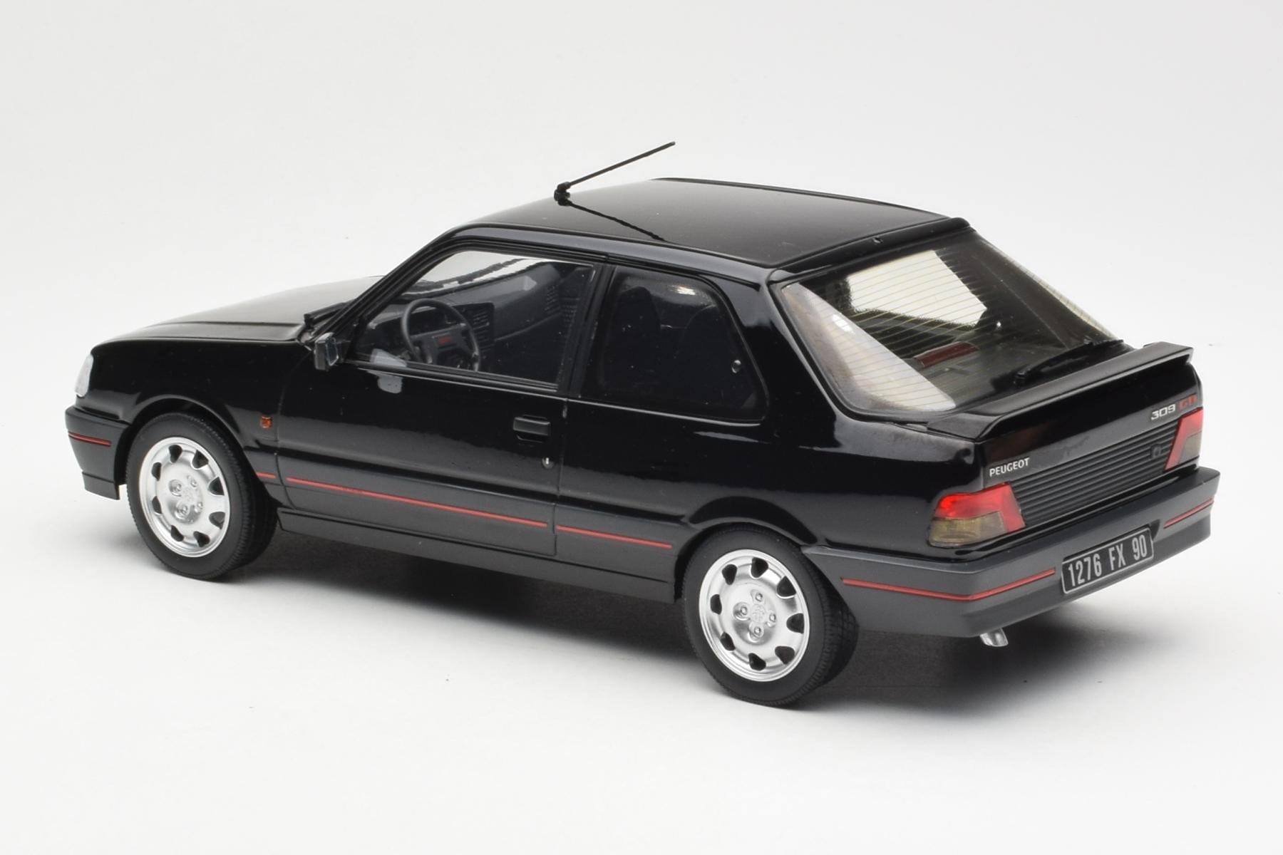 Peugeot 309 GTi Schwarz Norev 1:18 184885 Druckguss — Bild 5 von 6