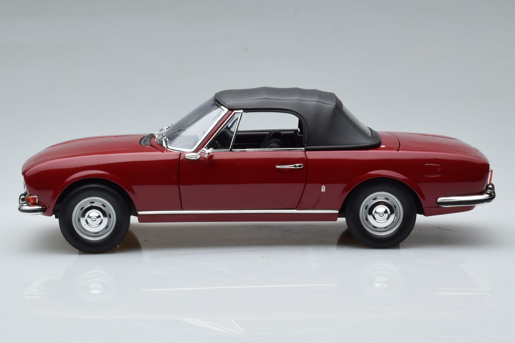 Peugeot 504 Cabriolet Rot Norev 1:18 184818 Druckguss — Bild 4 von 8