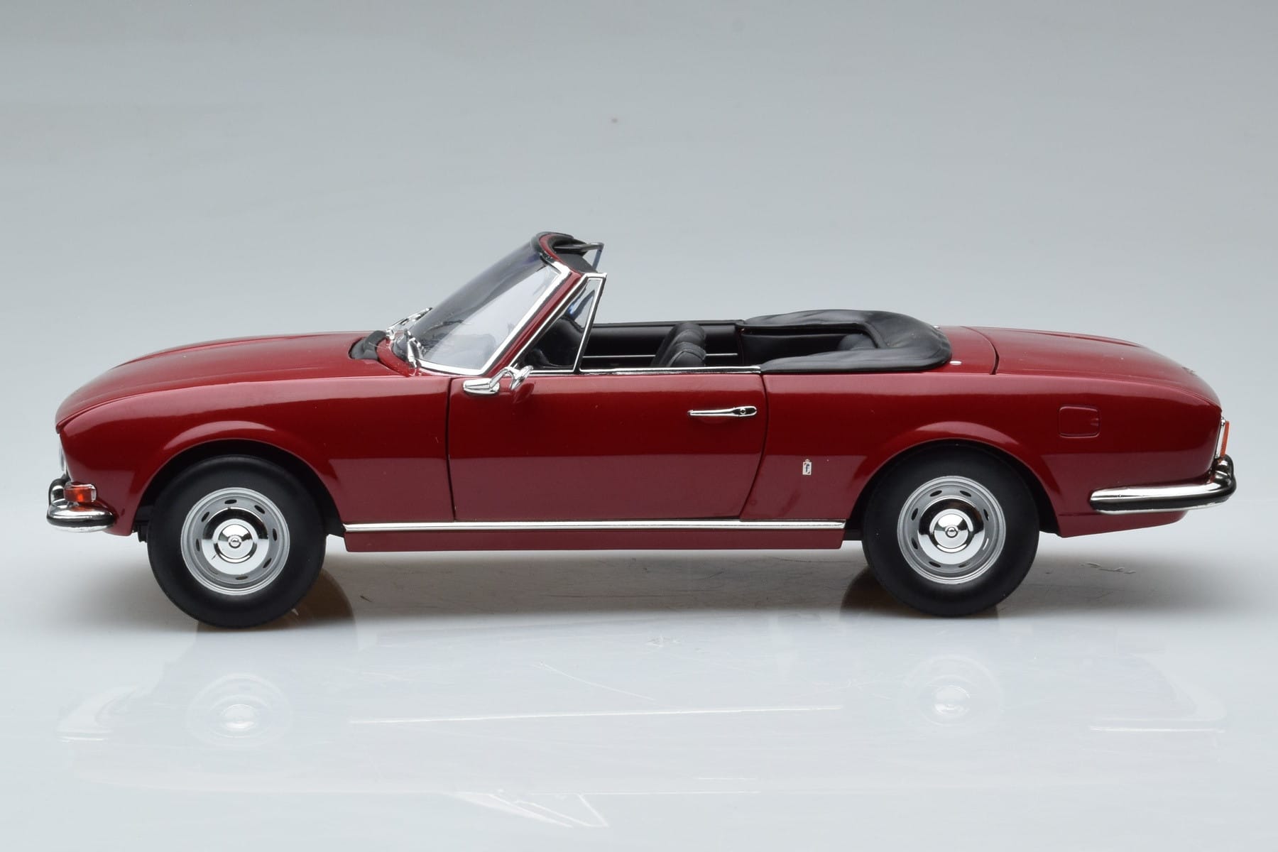 Peugeot 504 Cabriolet Rot Norev 1:18 184818 Druckguss — Bild 5 von 8