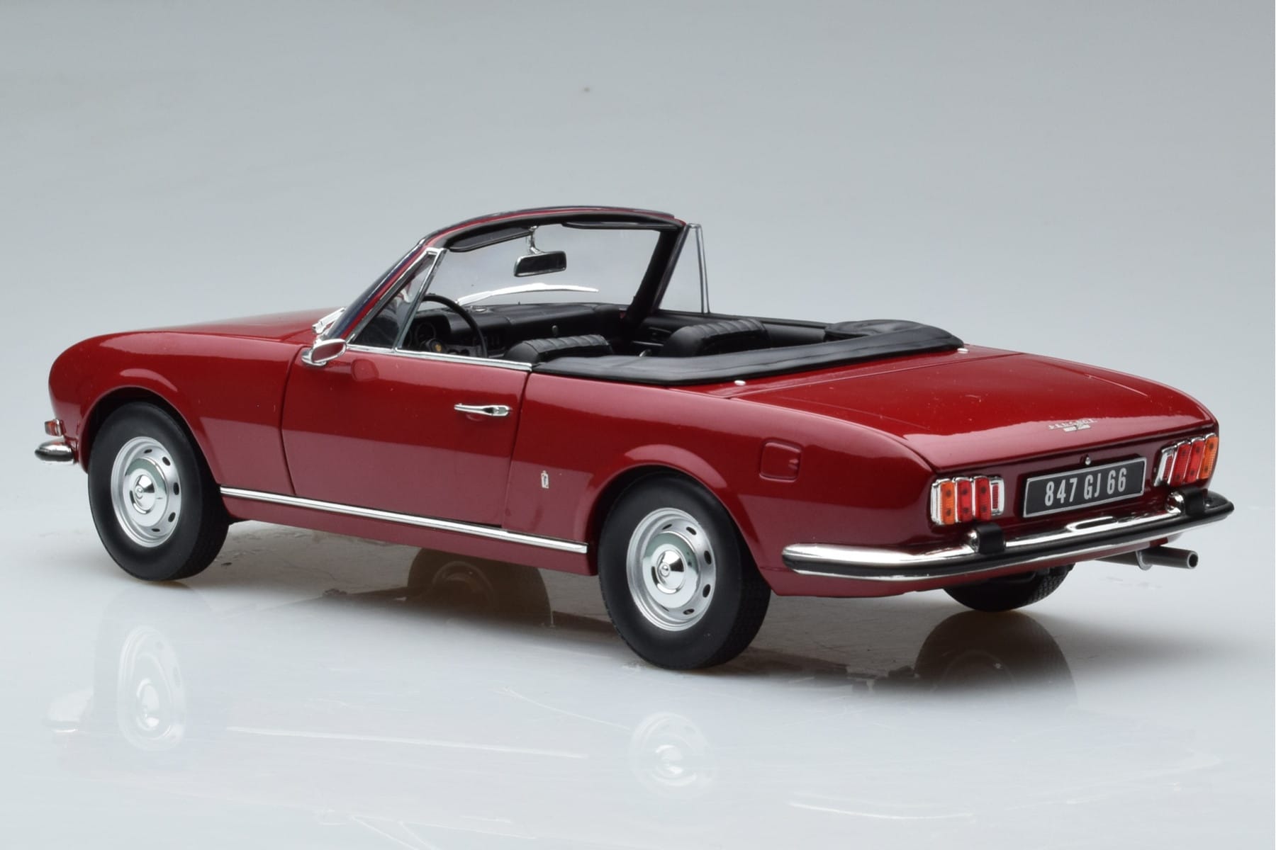 Peugeot 504 Cabriolet Rot Norev 1:18 184818 Druckguss — Bild 7 von 8
