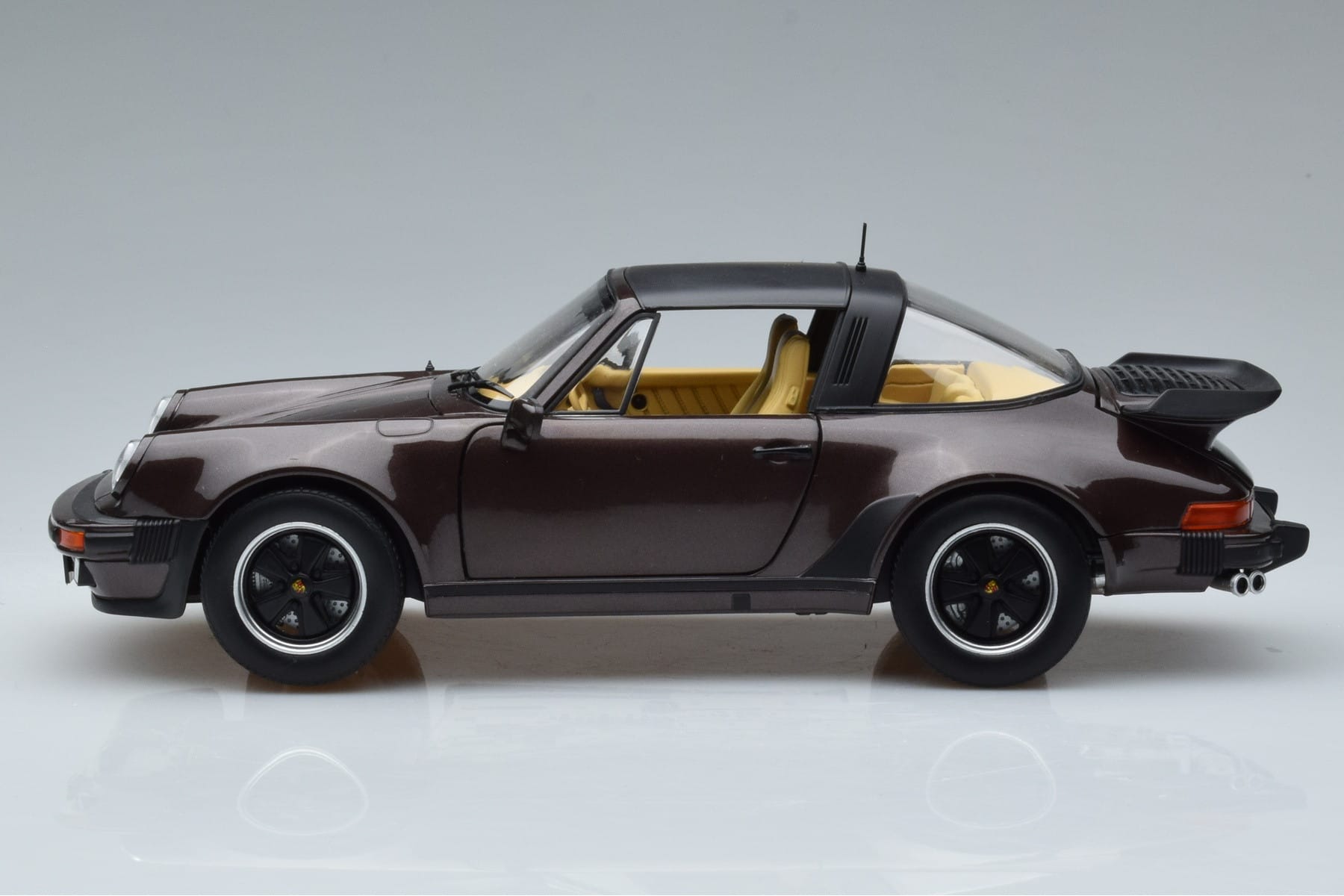 Porsche 911 964 Turbo Targa Braun Norev 1:18 187665 Druckguss — Bild 4 von 8