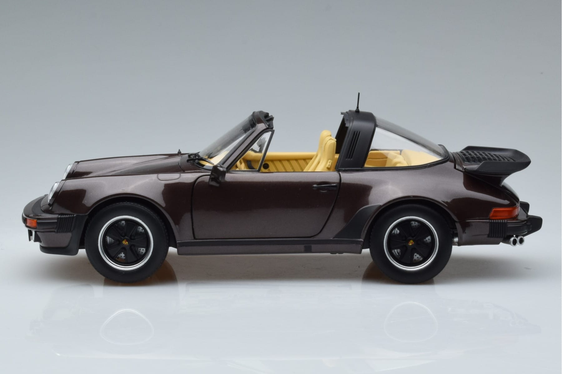 Porsche 911 964 Turbo Targa Braun Norev 1:18 187665 Druckguss — Bild 5 von 8