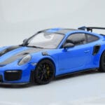 Porsche 911 GT2 RS 991.2 Weissach Package Blau Schwarze Magnesiumfelgen Minichamps 1:18