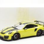 Porsche 911 991.2 GT2 RS Hellgrün Mit Schwarzen Magnesium-Felgen Minichamps 1:18 - image 6 of 6