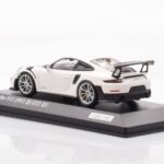 Porsche 911 991.2 GT2 RS Weiß Minichamps 1:43 - image 3 of 4