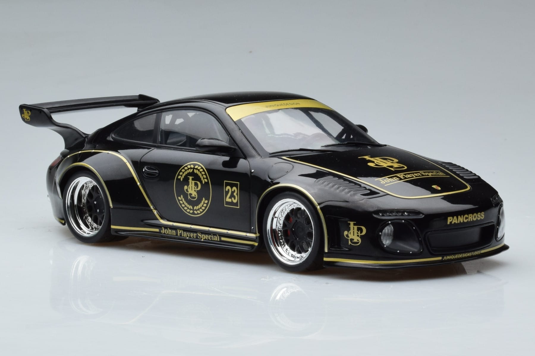 Porsche 911 997.2 RWB n23 Old New JPS MCG 1:18 MCG18326 Druckguss — Bild 4 von 6