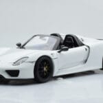 Porsche 918 Spyder Weissach Package Weiß Mit Schwarzen Rädern Minichamps 1:18