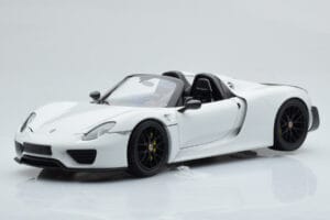 Porsche 918 Spyder Weissach Package Weiß Mit Schwarzen Rädern Minichamps 1:18 113062443