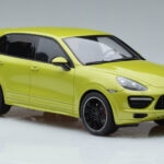 Porsche Cayenne GTS 92A Peridot Grün GT Spirit 1:18 - image 4 of 6