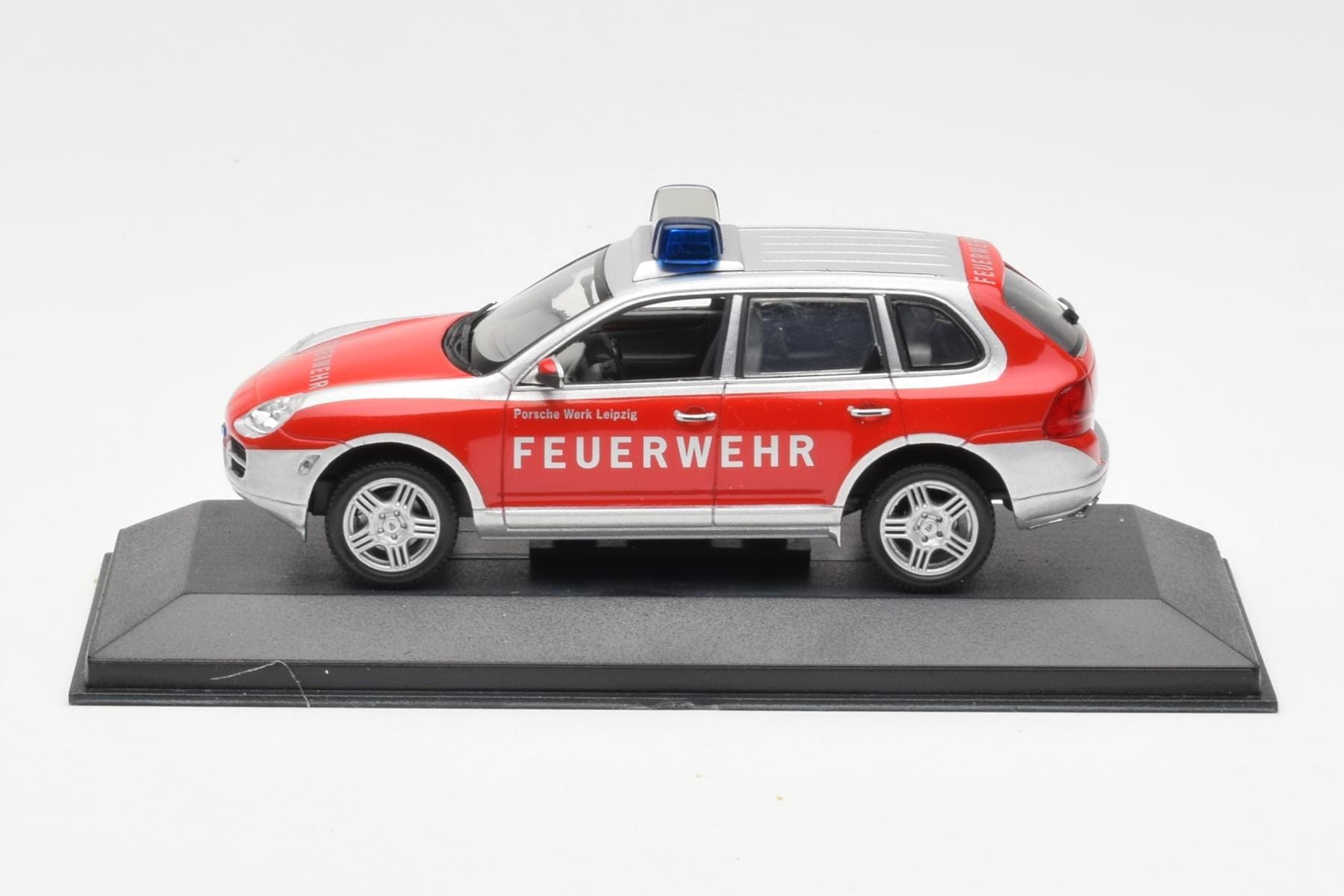 Porsche Cayenne S Feuerwehr Minichamps 1:43 WAPC02060116 Druckguss