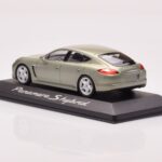 Porsche Panamera 970 S Hybrid Critall Grün Minichamps 1:43 - image 3 of 4