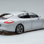 Porsche Panamera 970 Turbo Silber Norev 1:18 - image 3 of 7
