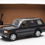 Range Rover P38 4.6 HSE Schwarz Metallic AUTOart 1:18 - image 2 of 9