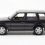 Range Rover P38 4.6 HSE Schwarz Metallic AUTOart 1:18 - image 4 of 9