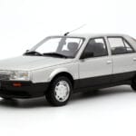 Renault 25 Phase 1 V6 Injection Silber Otto 1:18 OT1070 Resin