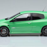 Renault Clio 3 RS Grün Otto 1:18 - image 3 of 6