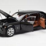 Rolls-Royce Phantom VII EWB Diamond Schwarz Kyosho 1:18 08841DBK2 - image 2 of 8