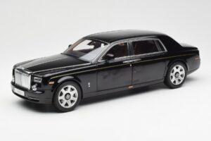 Rolls-Royce Phantom VII EWB Diamond Schwarz Kyosho 1:18 08841DBK2