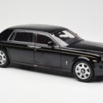 Rolls-Royce Phantom VII EWB Diamond Schwarz Kyosho 1:18 08841DBK2 - image 6 of 8