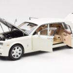 Rolls-Royce Phantom VII EWB English Weiß Kyosho 1:18 08841EW2 - image 2 of 8