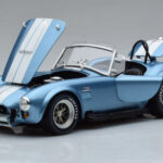 Shelby Cobra 427 S/C Hellblau Kyosho 1:18 - image 2 of 9