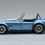 Shelby Cobra 427 S/C Hellblau Kyosho 1:18 - image 4 of 9
