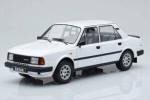 Skoda 130 L Weiß IXO 1:18 18CMC158