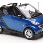 Smart Fortwo 451 Cabrio Blau & Schwarz Minichamps 1:18 - image 6 of 8