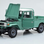 Toyota Land Cruiser 40 4x4 Pickup Grün Kyosho 1:18 - image 2 of 8