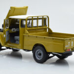 Toyota Land Cruiser 40 4x4 Pickup Oliv Kyosho 1:18 - image 3 of 8