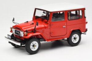 Toyota Land Cruiser FJ40 Van Rot Kyosho 1:18 08971R
