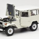 Toyota Land Cruiser FJ40 Van Weiß Kyosho 1:18 08971W - image 2 of 8