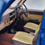 Toyota Land Cruiser 60 Blau Mit Optionalem Zubehör Kyosho 1:18 - image 10 of 11