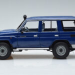 Toyota Land Cruiser J76 Blau Almost Real 1:18 - image 4 of 7