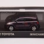 Toyota Urban Cruiser Violett Metallic Minichamps 1:43 403166963 - image 4 of 4