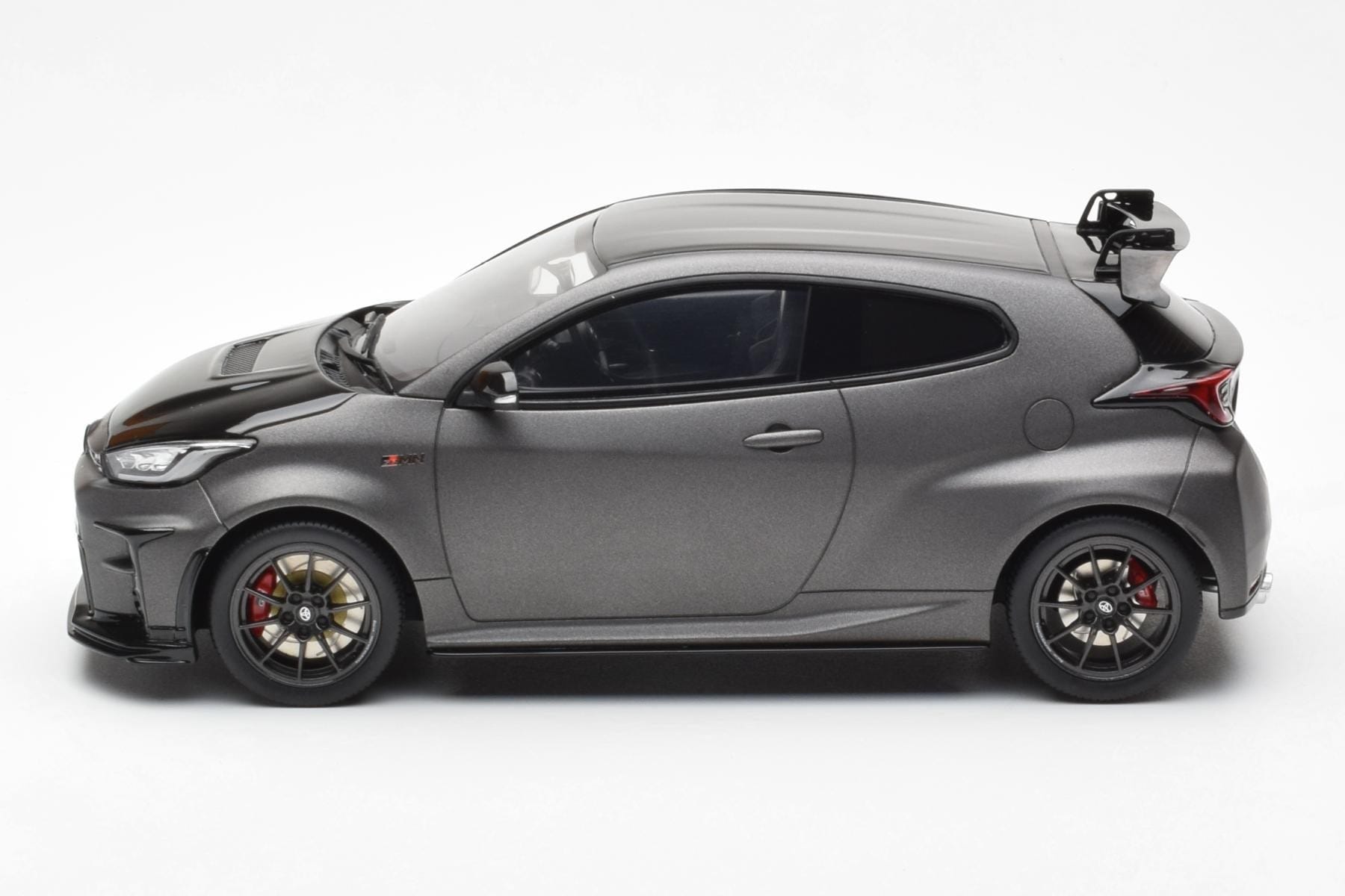 Toyota GR Yaris Circuit Package Schwarz Otto 1:18 OT1046 Druckguss — Bild 3 von 6