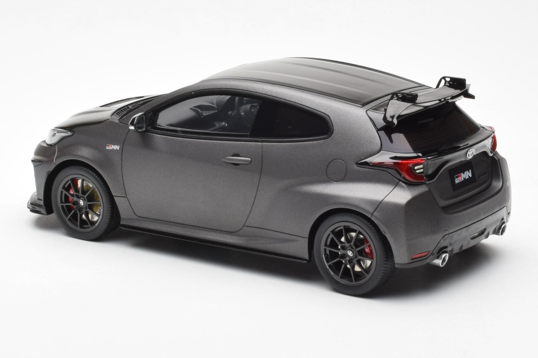 Toyota GR Yaris Circuit Package Schwarz Otto 1:18 OT1046 Druckguss — Bild 5 von 6