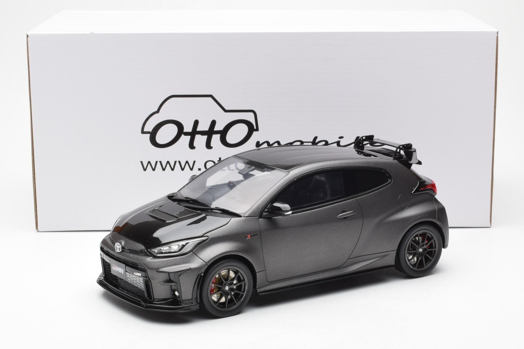 Toyota GR Yaris Circuit Package Schwarz Otto 1:18 OT1046 Druckguss — Bild 6 von 6