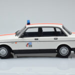 Volvo 240 GL Polizei Belgien Minichamps 1:18 - image 3 of 6