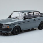 Volvo 240 Turbo Grau IXO 1:18