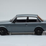 Volvo 240 Turbo Grau IXO 1:18 - image 3 of 6