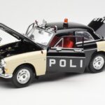 Volvo P121 Polizei Revell 1:18 8904 - image 2 of 8