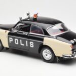 Volvo P121 Polizei Revell 1:18 8904 - image 7 of 8