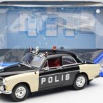Volvo P121 Polizei Revell 1:18 8904 - image 8 of 8