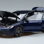 Volkswagen Golf GTI Mk8 Blau Norev 1:18 188594 Druckguss - image 2 of 7