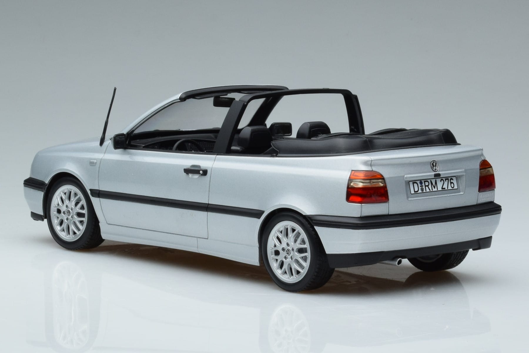 Volkswagen Golf Mk3 Cabriolet Silber Norev 1:18 188468 Druckguss — Bild 5 von 6